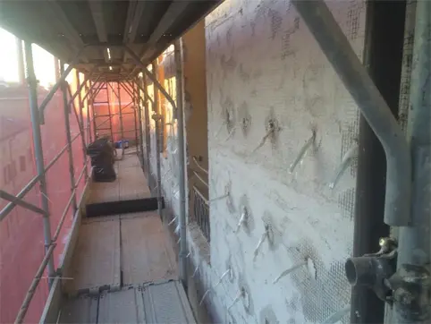 Consolidation of walls with connectors