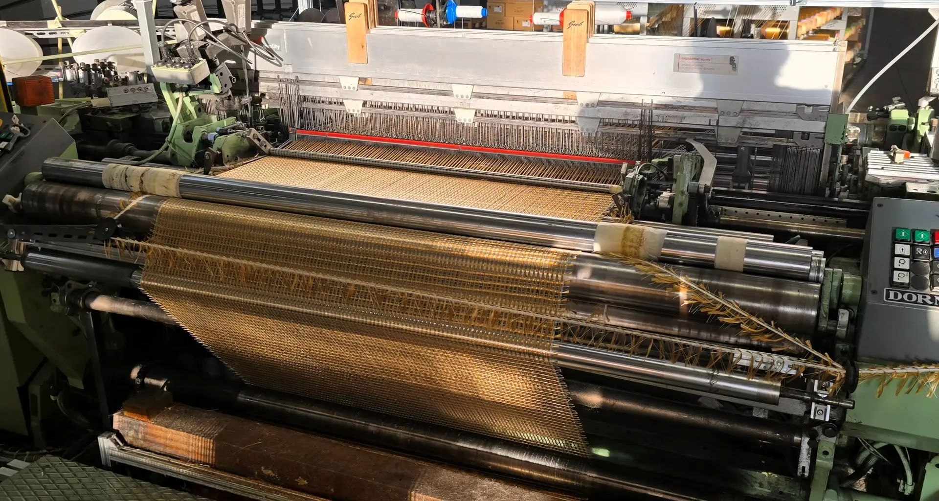Park of looms for technical fabrics